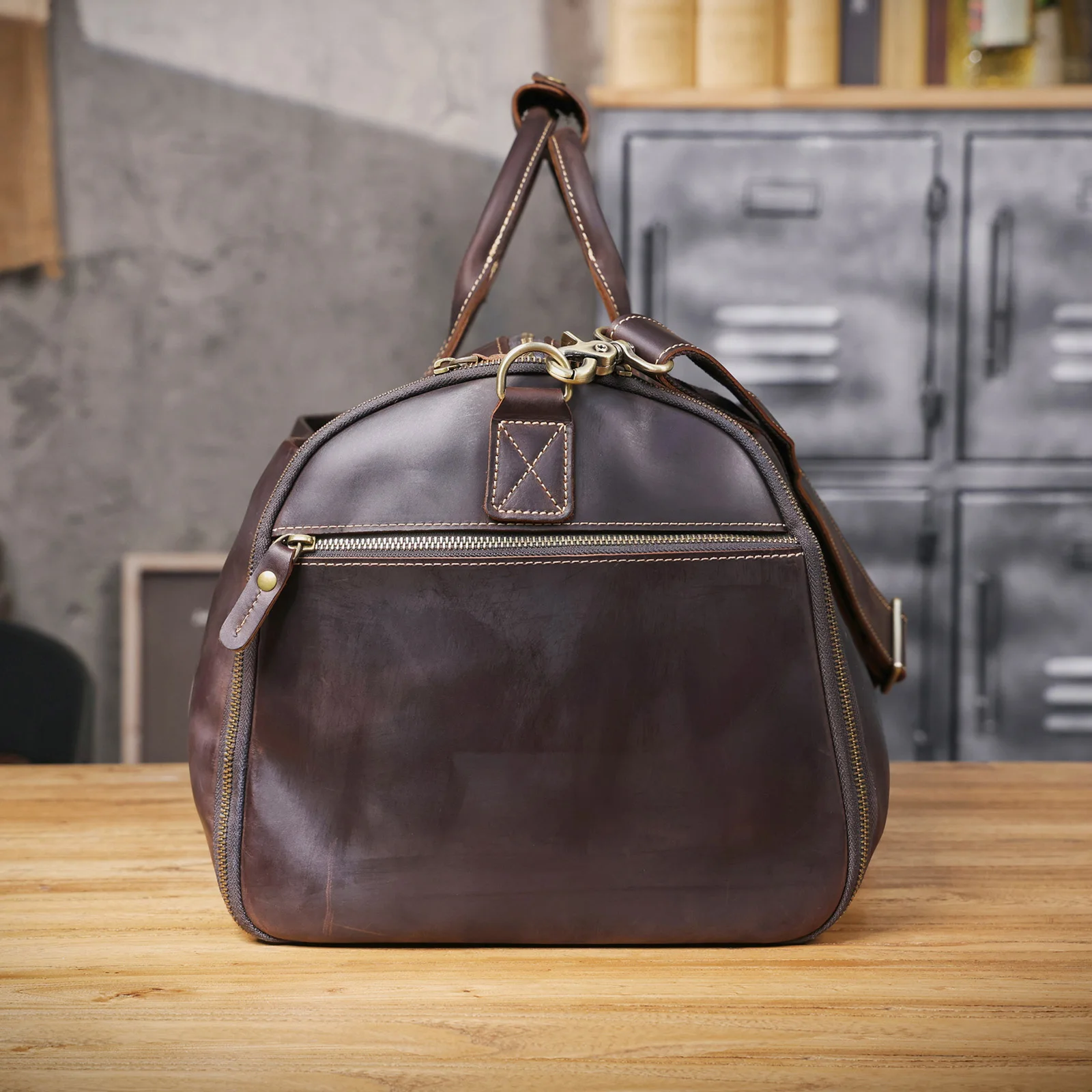 S.WORKER Echtleder-Reisetasche für Herren, große Kapazität, Vintage-Rindsleder-Reisetasche, Weekender-Sporttasche im Retro-Stil – Detail 11