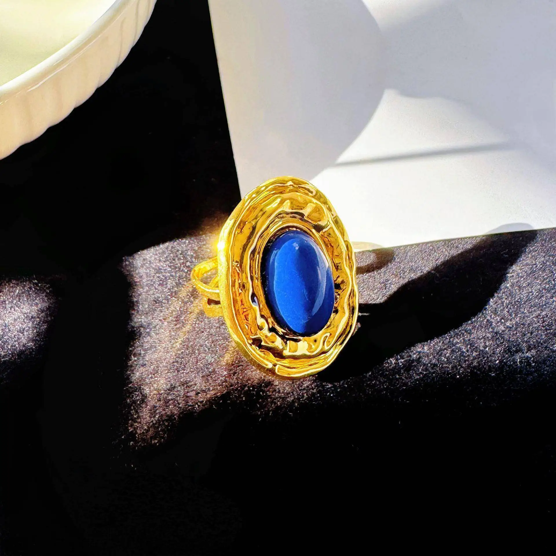 

Ретро-кольцо в дворцовом стиле, позолоченное, с гибким дизайном, инкрустированное индиго-лазуритом, модные ювелирные украшения и аксессуары