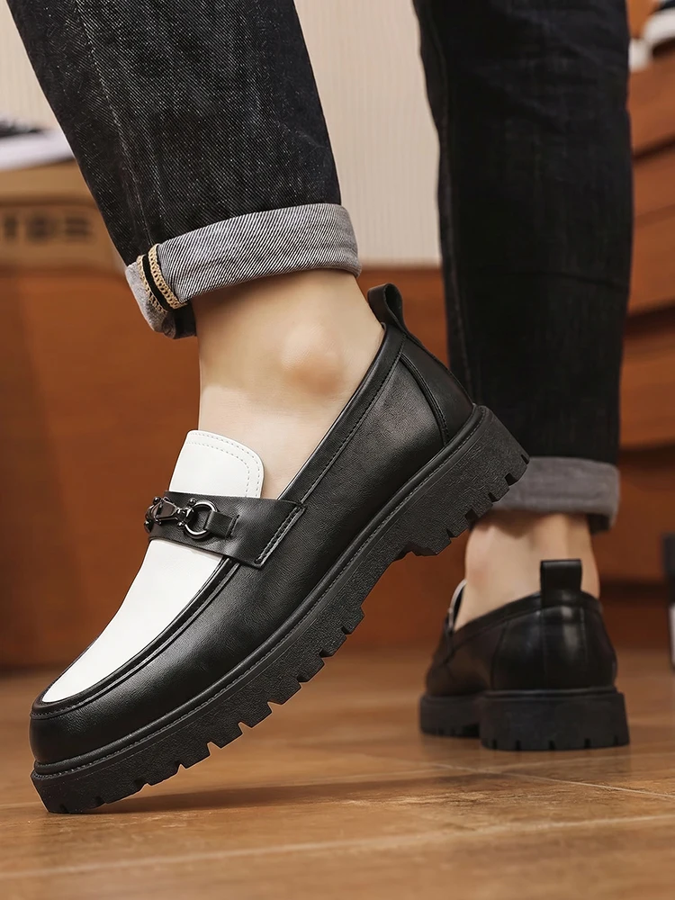 Herren-Loafer mit dicker Sohle, Metallschnalle, Slip-On-Lederschuhe, rutschfeste Plateau-Freizeitschuhe für Büro, Alltag und Party