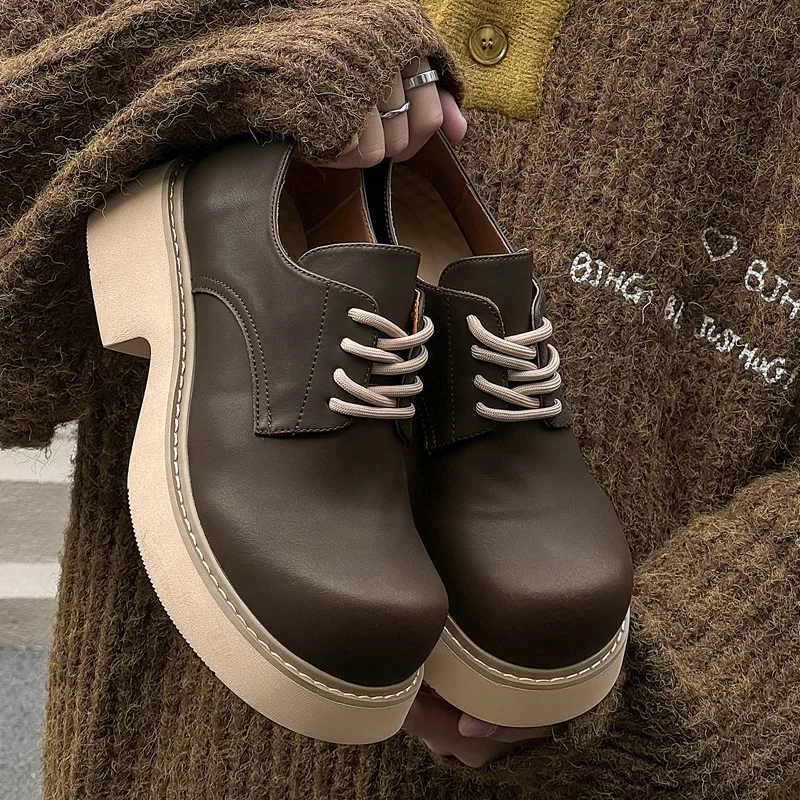 

Men Women Streetwear Fashion Height Increase Vintage Lightweight Big Toe Leather Designer Shoes Hip Hop Casual Derby Shoes