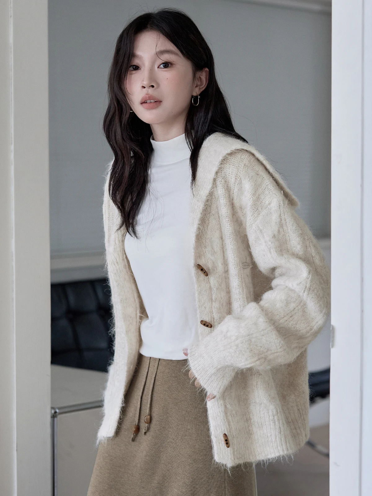 

Вязаный кардиган HuiXi женский осенне-зимний винтажный с воротником-стойкой, универсальный, с длинными рукавами, на пуговицах, удобный, свободного кроя