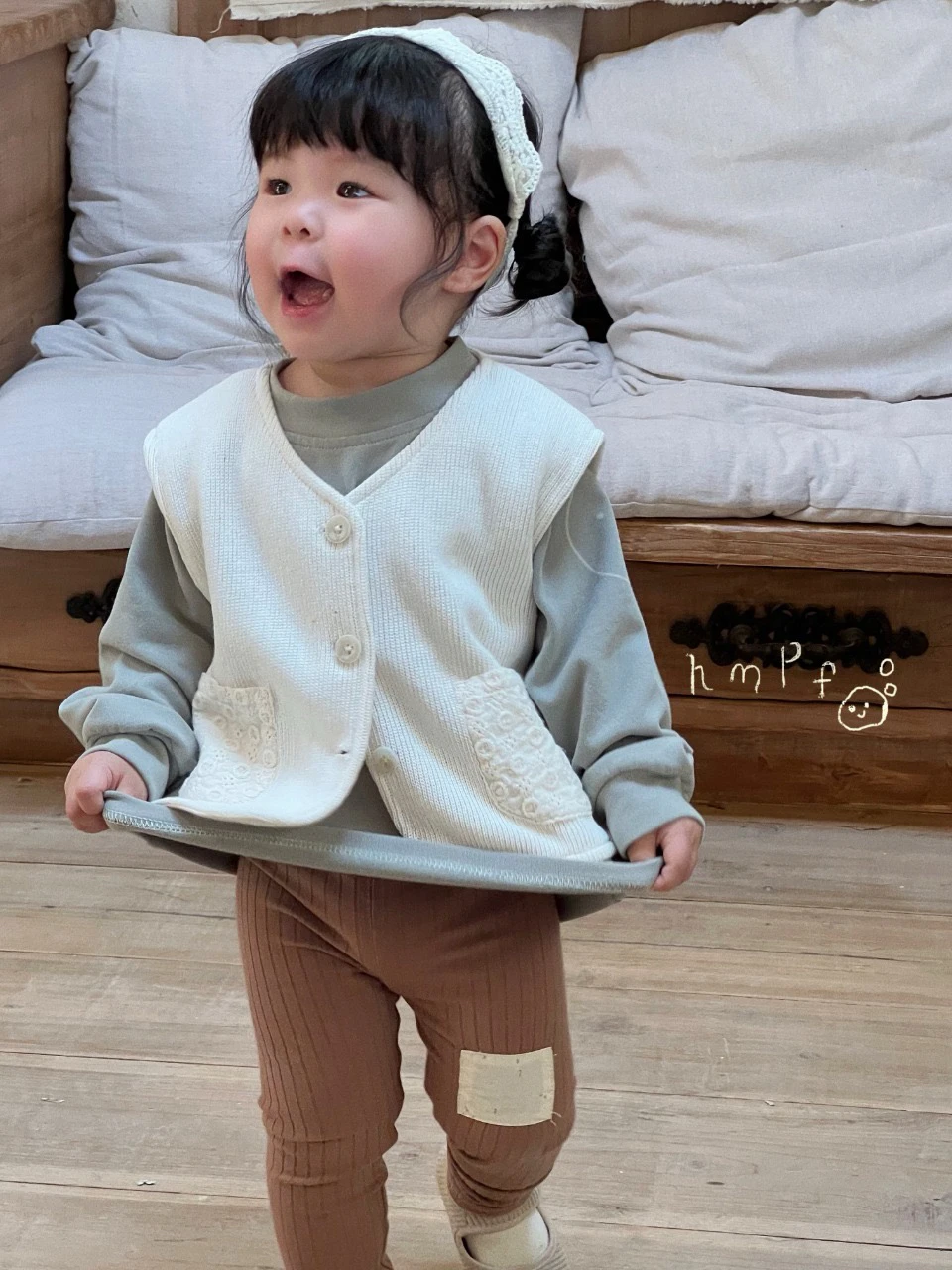 Baby Fashion and Simple Sleeveless Vest Korean Spring and Autumn New V-neck Solid Comfort Vest Skinny Underpants