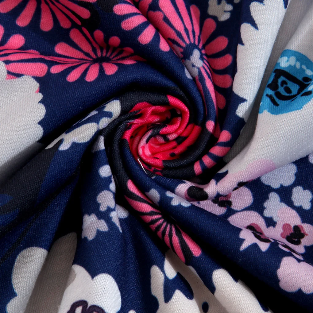 فستان نسائي قصير برقبة دائرية وشريط مزين بالزهور وجيب جانبي وأكمام طويلة