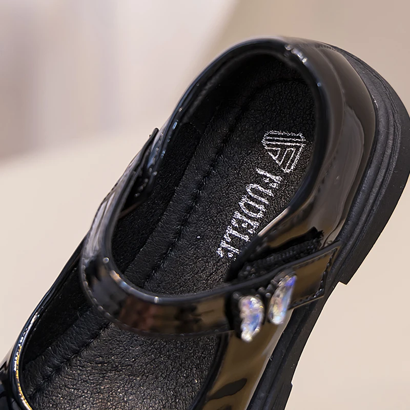 Mocasines de cuero negro brillante para niños y niñas, zapatos de uniforme escolar con perlas y punta redonda, fáciles de combinar, primavera y otoño