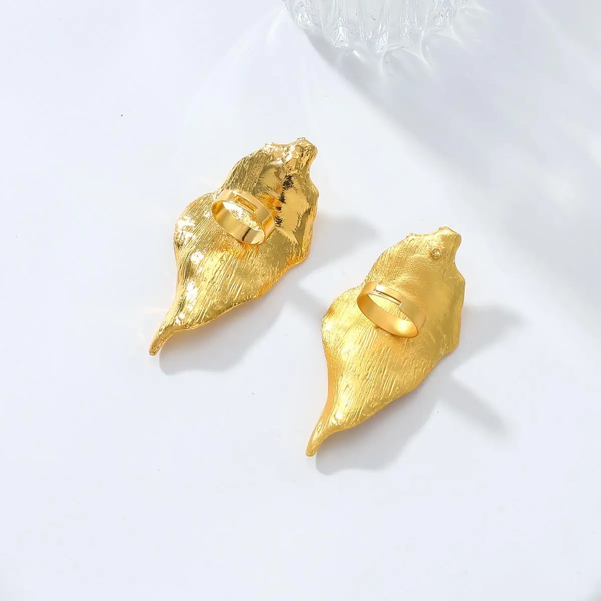 

Simple Le Design Earrings Women's Vintage Le Flower Ring n Sle Faion Jewelry Alloy Material Lightweight