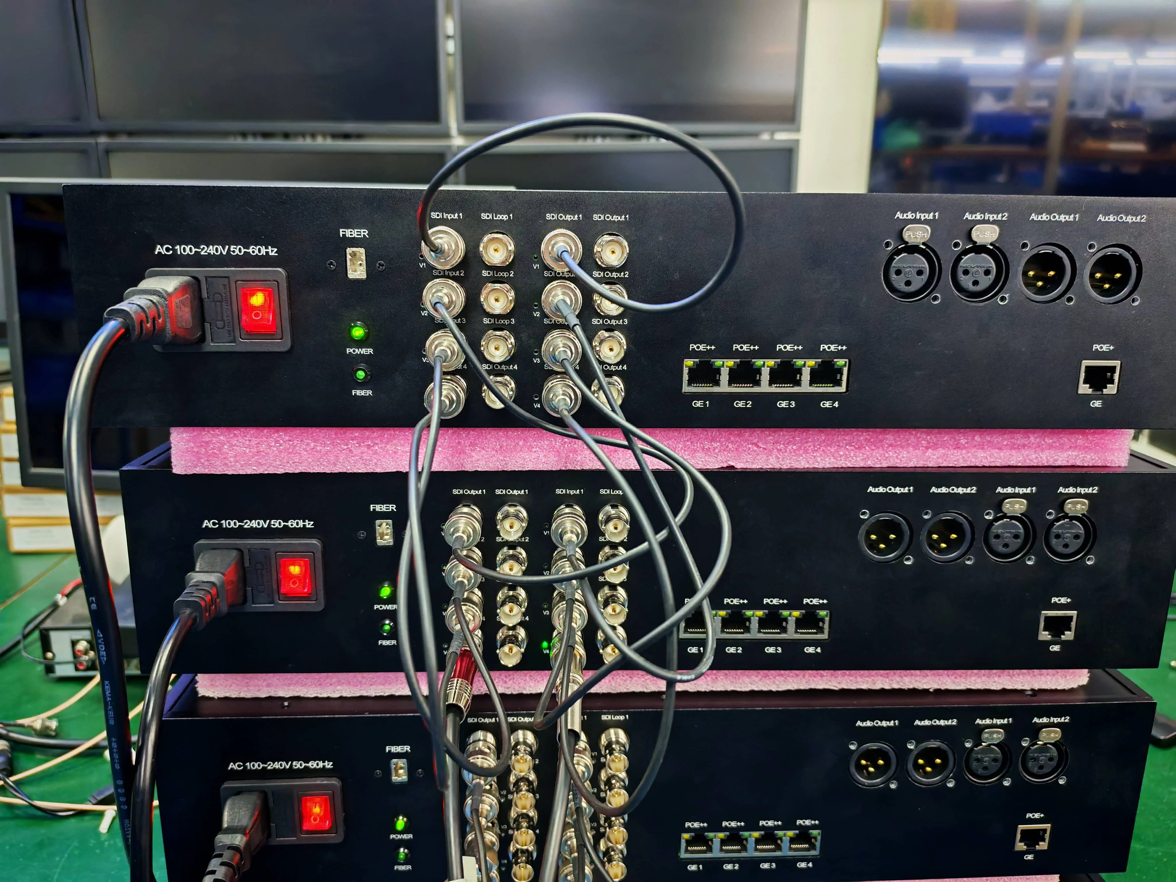 4-Channel Half-Duplex 12G SDI Fiber Optic Transceivers Transmission System with 5 POE++ and 1 POE+ Ethernet 10km