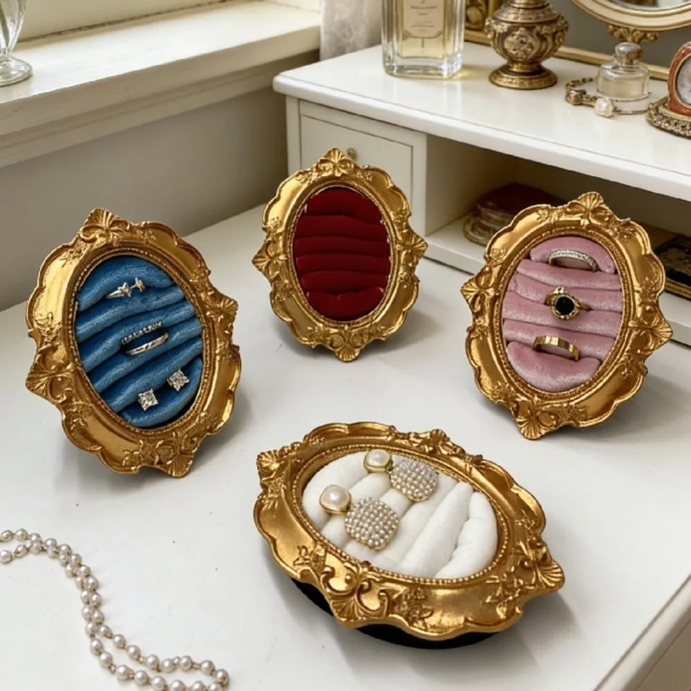

Vintage Gold Ring Display Stand Baroque Design Velvet Organizer Suede Earring Tray Photo Frame Ring Holder Jewelry Display Rack