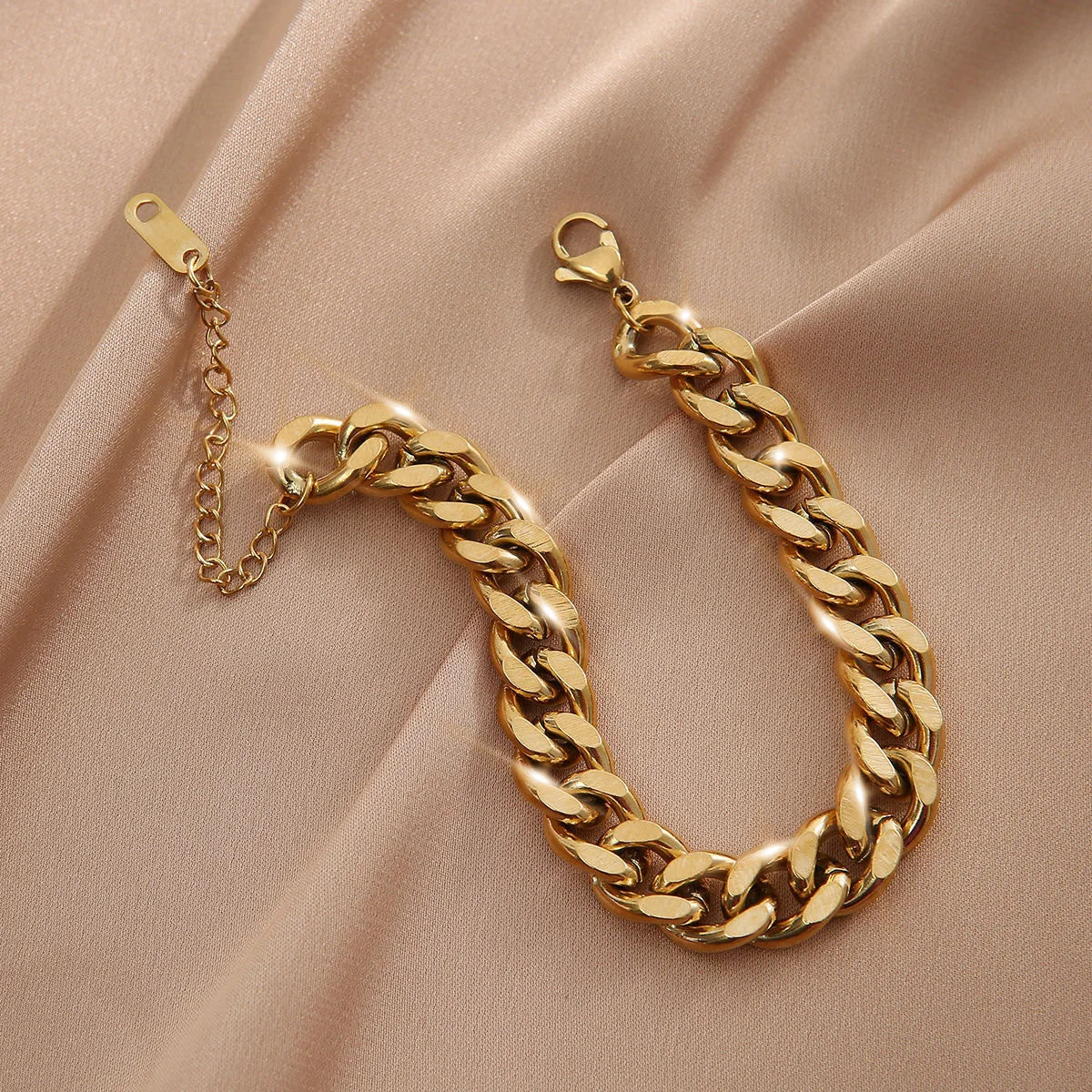 Fashion Link Chain Stainless Steel Bangle Bracelet for Women Exquisite Golden Metal Texture Jewelry Girl Beach Gift Man