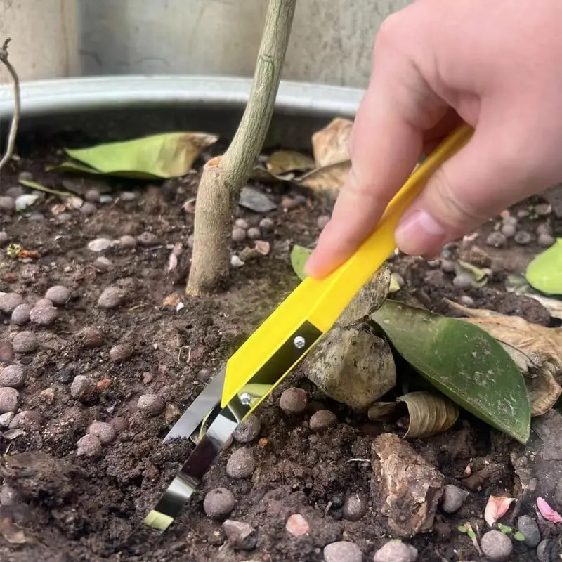 

Bracelet Weeder, Iron Hoop with Plastic Handle, Manual Gardening Tool for Weeding and Planting, Ideal for Gardeners