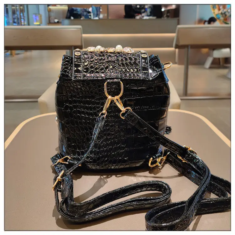 Original Designer Marken-Persönlichkeit Punk-Stil Leder Schulter-Crossbody-Tasche Neue Mode Ketten-Handtasche Freizeit-Rucksack für Damen – Detail 3
