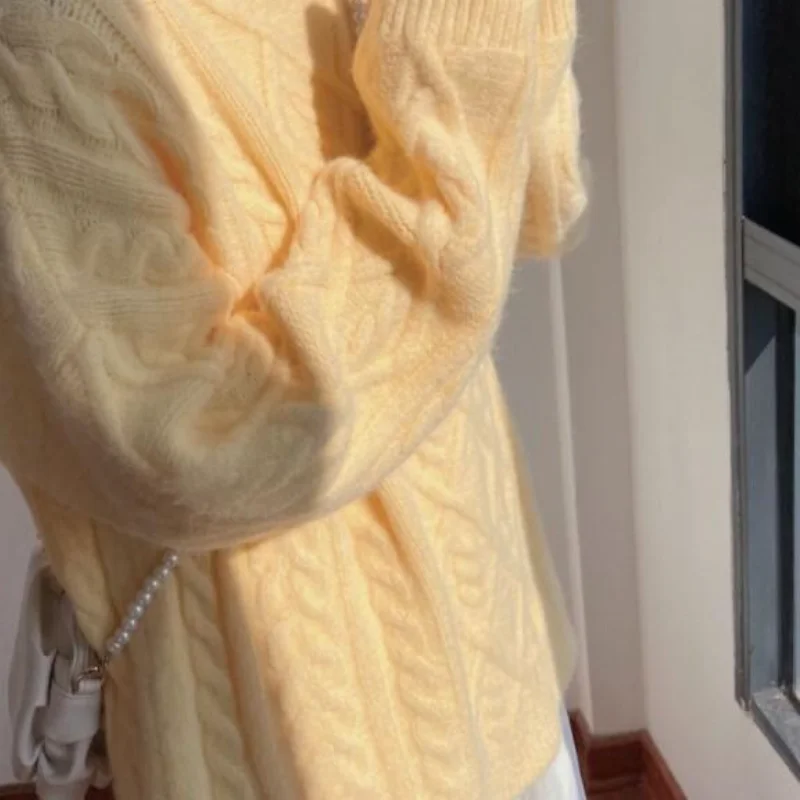 ملابس منزلية عصرية سترة نسائية تريكو سترات نسائية موضة 2025 ملابس شتوية للسيدات وسترات علوية تسحب فرو نسائي