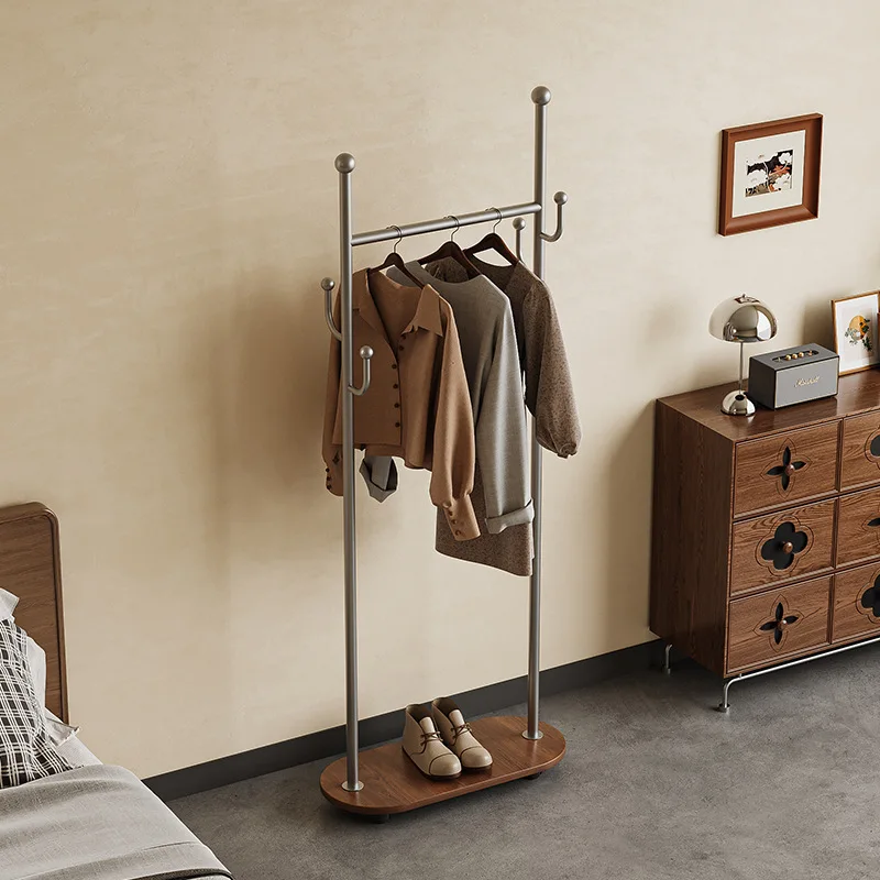 Mittelalterlicher Kleiderständer aus Massivholz für Haushalt, Schlafzimmer, kleine Wohnung, multifunktionaler mobiler Kleiderbügel, schmiedeeiserner Kleiderbügel mit Stauraum
