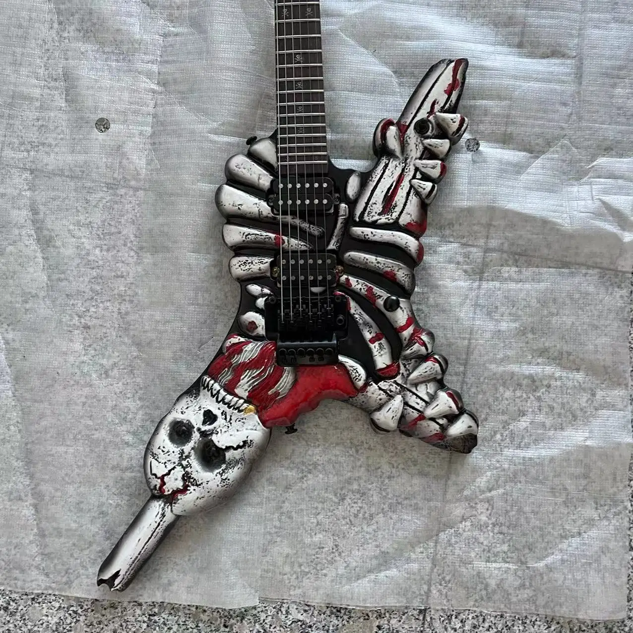 Guitar Skeleton Carving Electric Guitar, Matte Color Body, Maple Neck, Rosewood Fingerboard, Black Hardware, Factory Realistic P