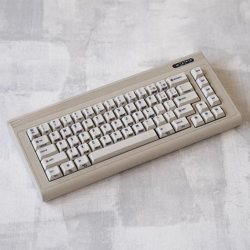 Legacy Classic Command65 R2 Suite: La Mia Esperienza con un PC Commodore 64 Moderno che Funziona Come l'Originale
