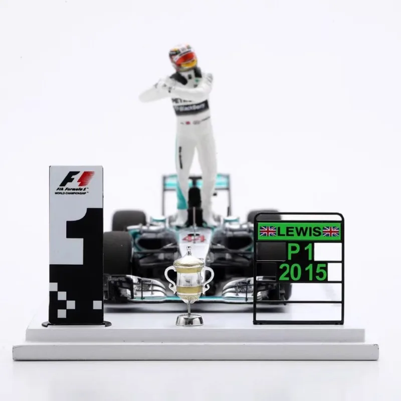 1:43 W06 Bahrain Hamilton Champion / "Posa da baseball" modello di auto in resina pressofusa, giocattolo per ragazzi, articolo decorativo per adulti.