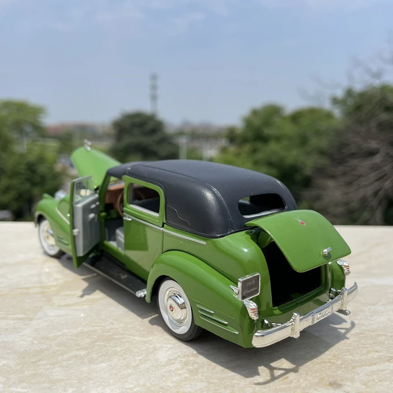 Modelo de carro clássico, 1:30 Diecasts, brinquedo de veículo metálico, coleção retro, alta simulação, presente brinquedo infantil