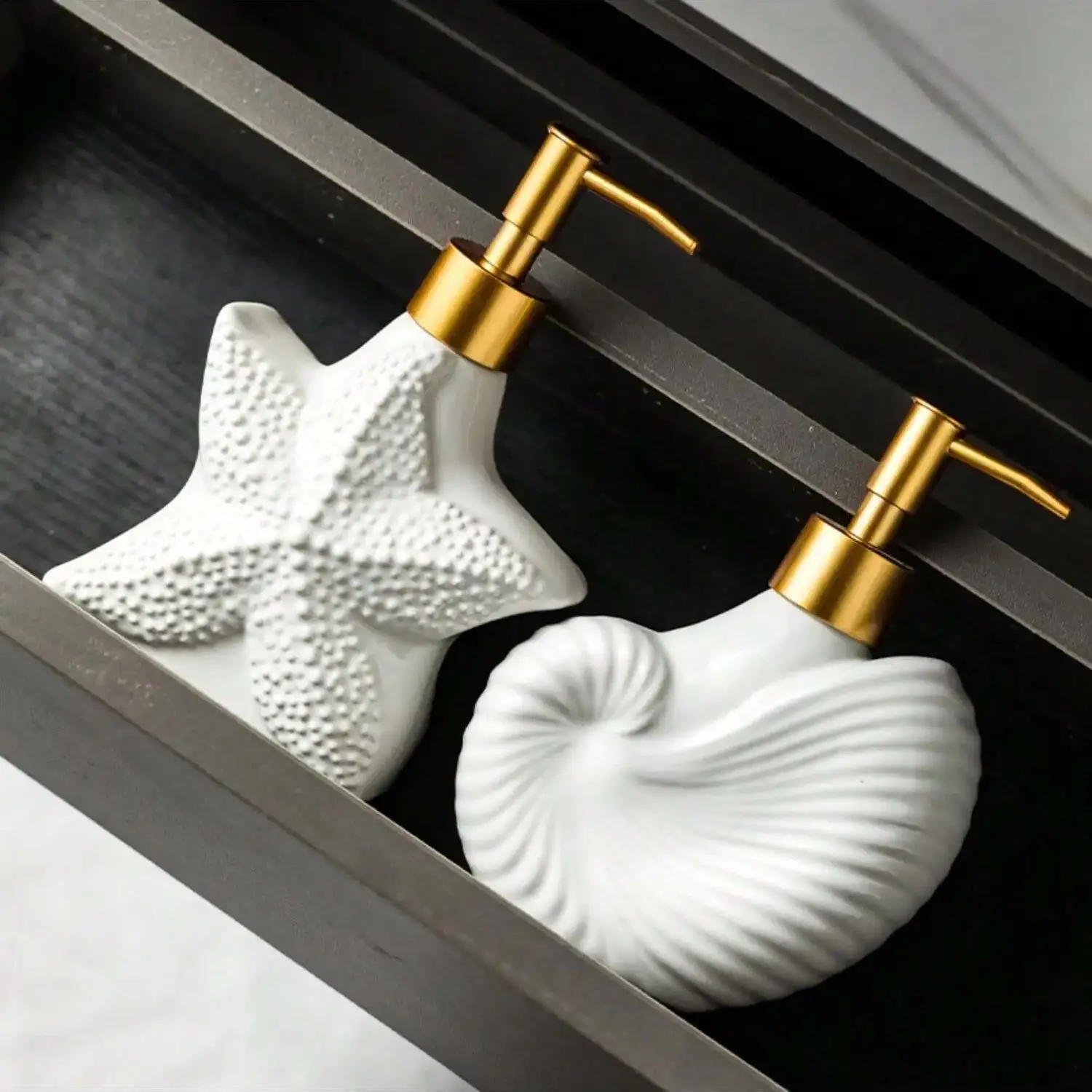 1Pc Elegant Coastal-Chic Ceramic Lotion Dispenser:Starfish & Shell ,Conch Design With Golden Matte Pump for Bathroom Or Kitchen