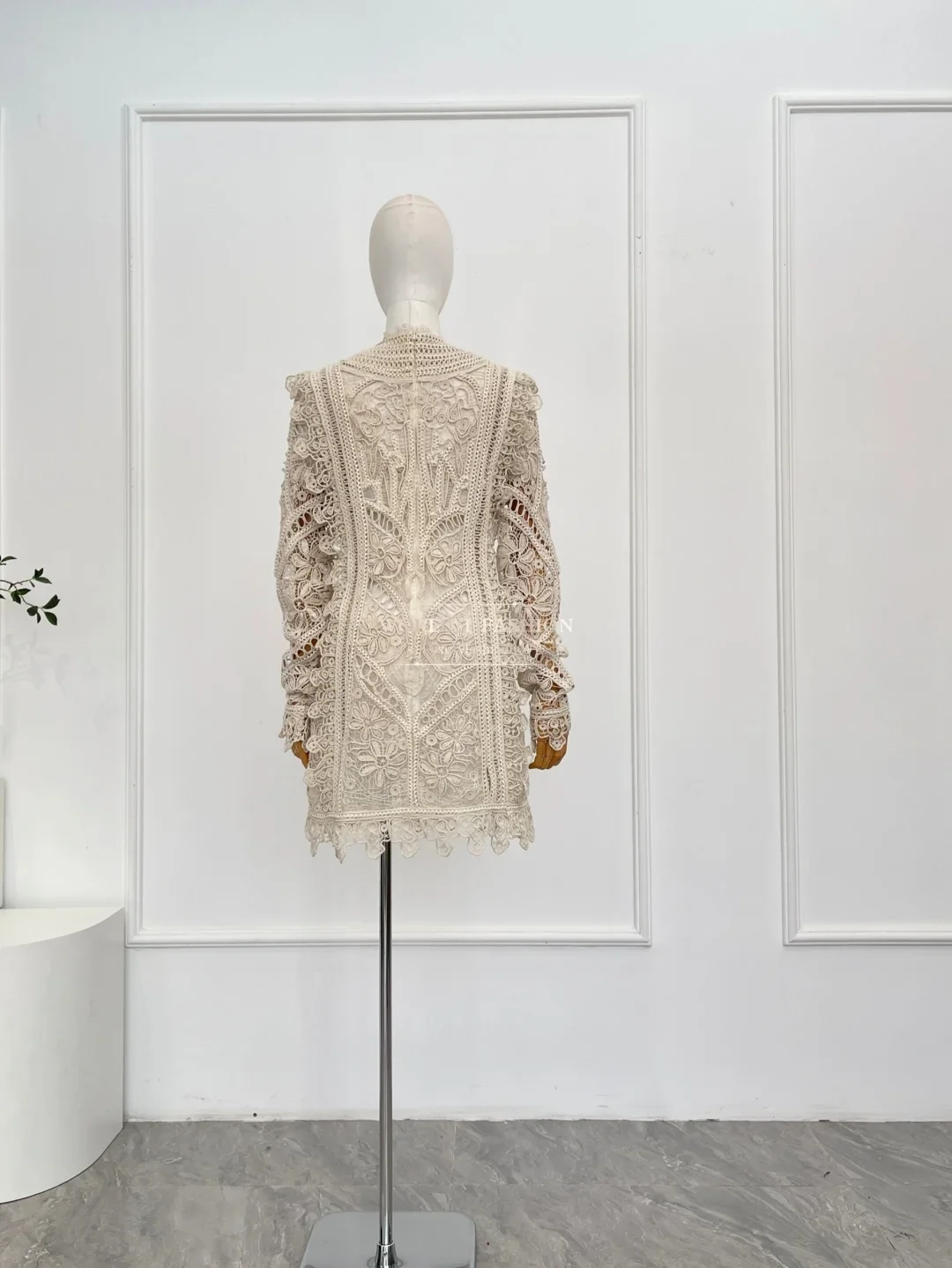 다채로운 고품질 민소매 백리스 점프수트 및 드레스 2025년 신상 디자인 사진과 동일