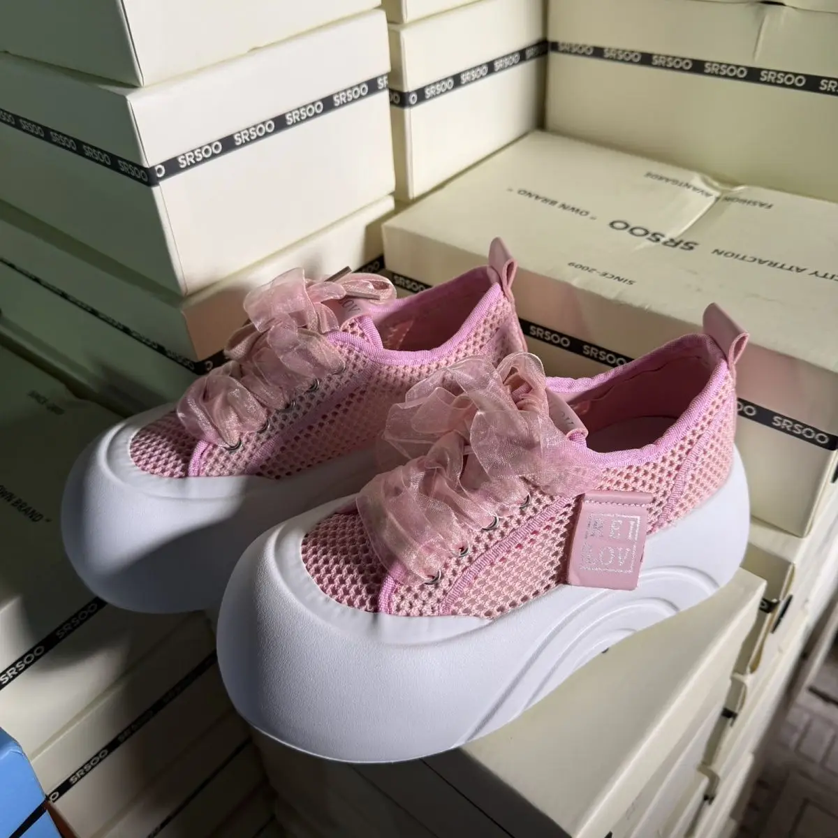 

Женские летние спортивные кроссовки с сетчатыми вставками, розовые повседневные кеды с вырезами, милые массивные кроссовки на платформе для девочек
