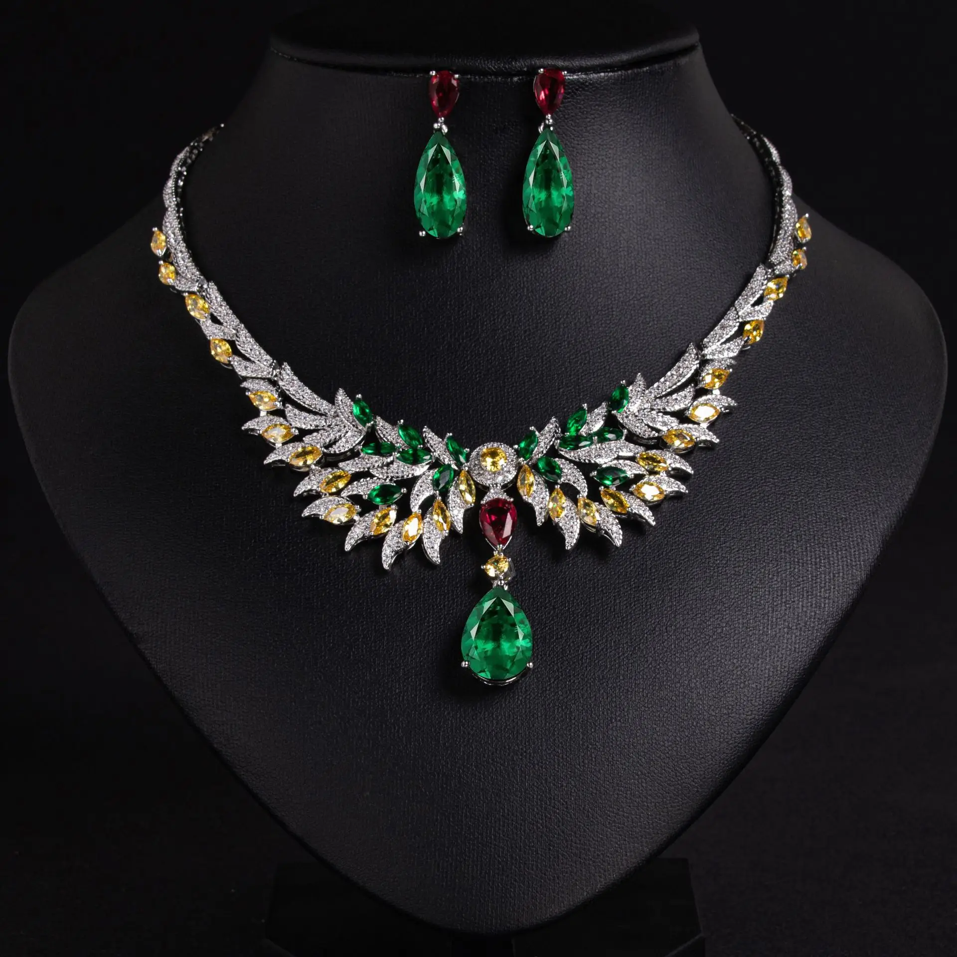 

Europe and America Super sparkling zircon inlaid necklace, earrings, bridal jewelry set, fashionable banquet accessories