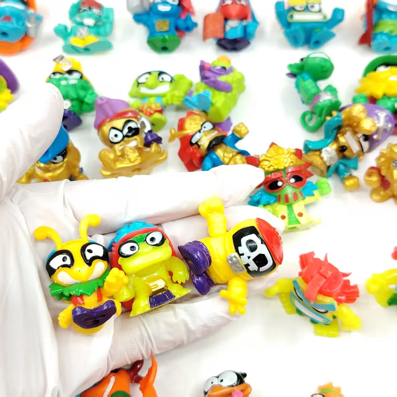 10-30 pezzi originali Piratix Action Figures Espanese Cartoon Game Figure Collection Giocattoli Ragazzi Migliori regali di Natale di compleanno