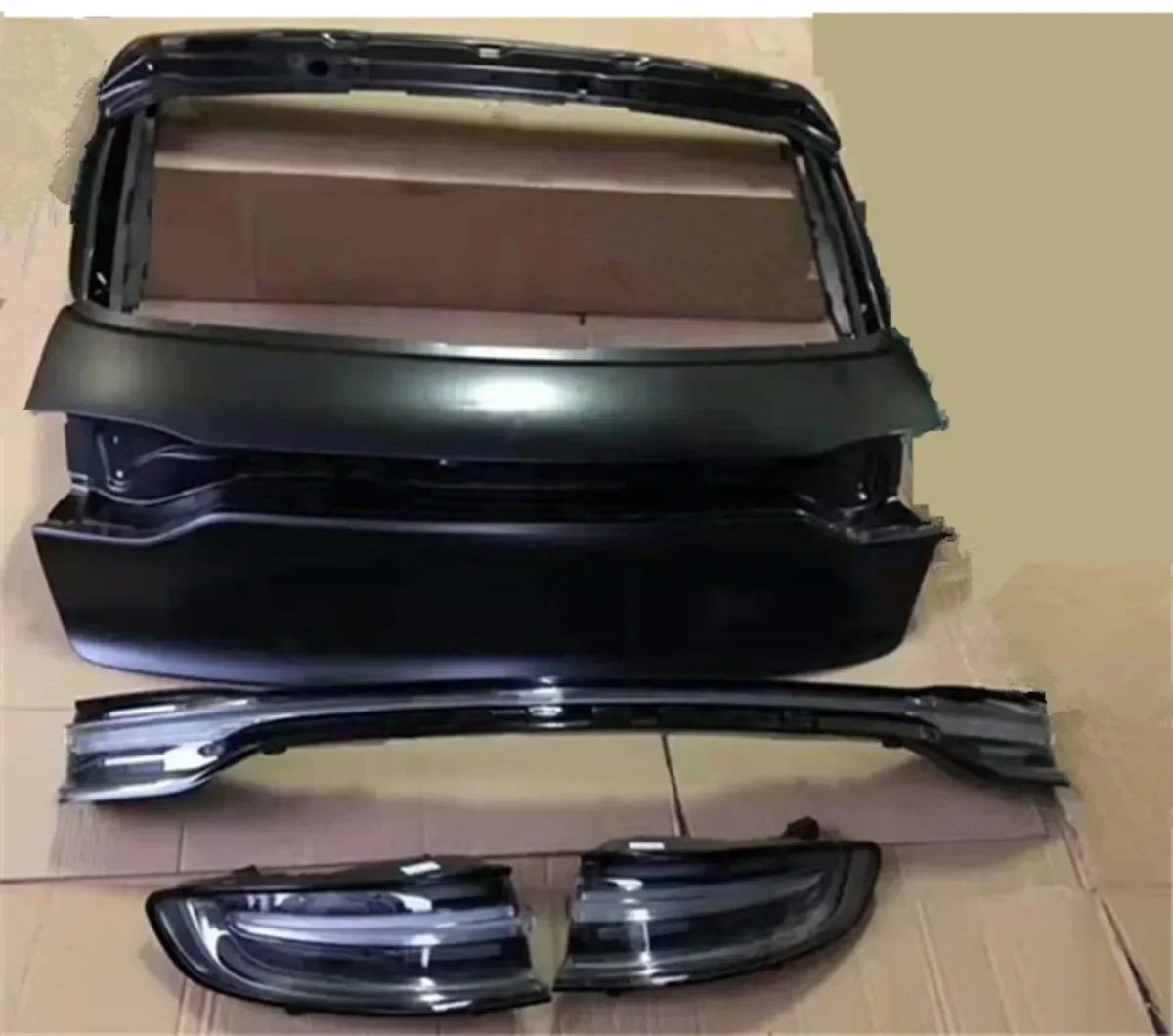 

For Porsche Macan, Through light additional brake lamp tail lamp Taillight headlight Tailgate Car Body Kit