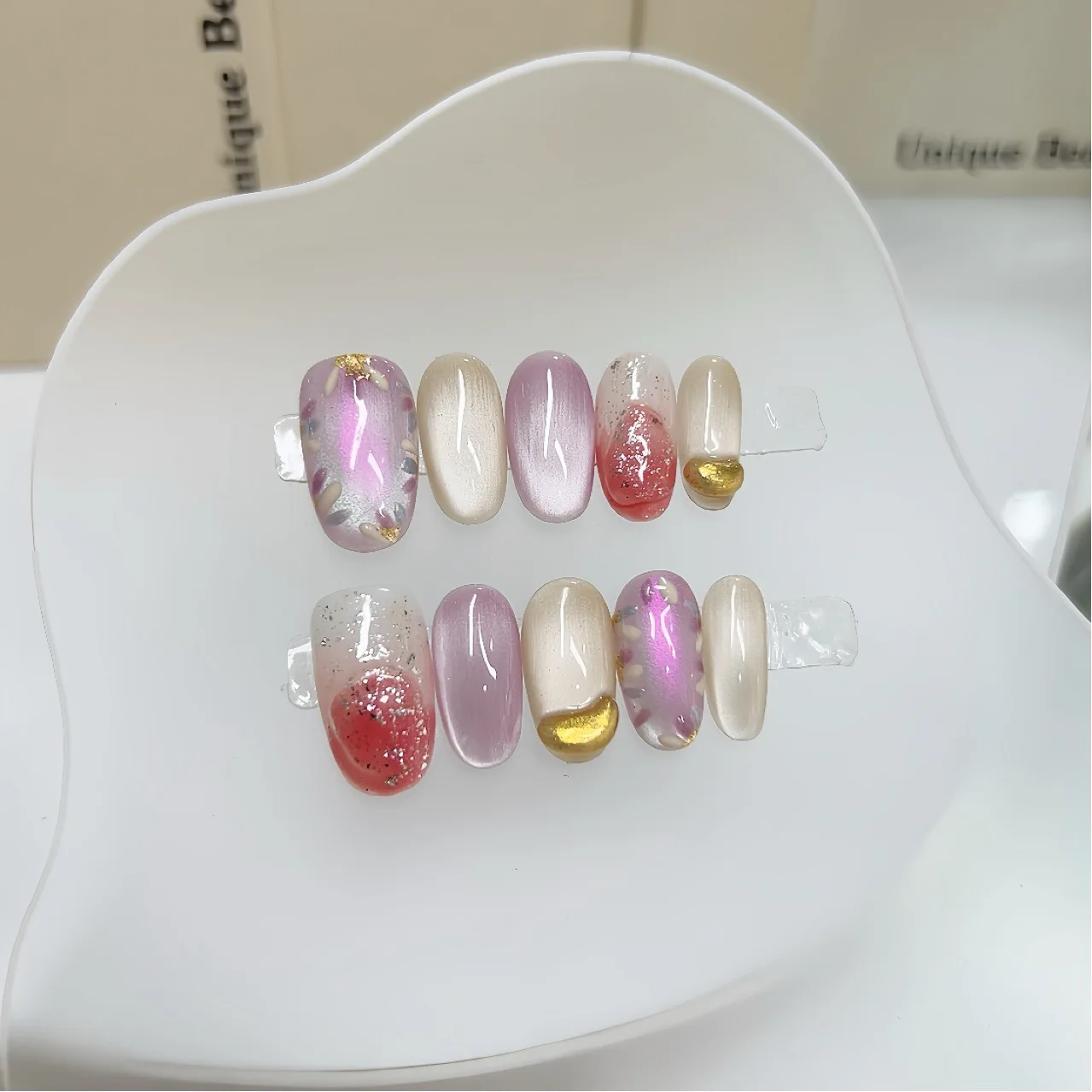 10PCS Bunte Farbverlauf Kurze Oval Handgemachte Presse auf Nägel Volle Abdeckung Goldene Unregelmäßige Muster Süße Katze Auge Tragbare gefälschte Nagel