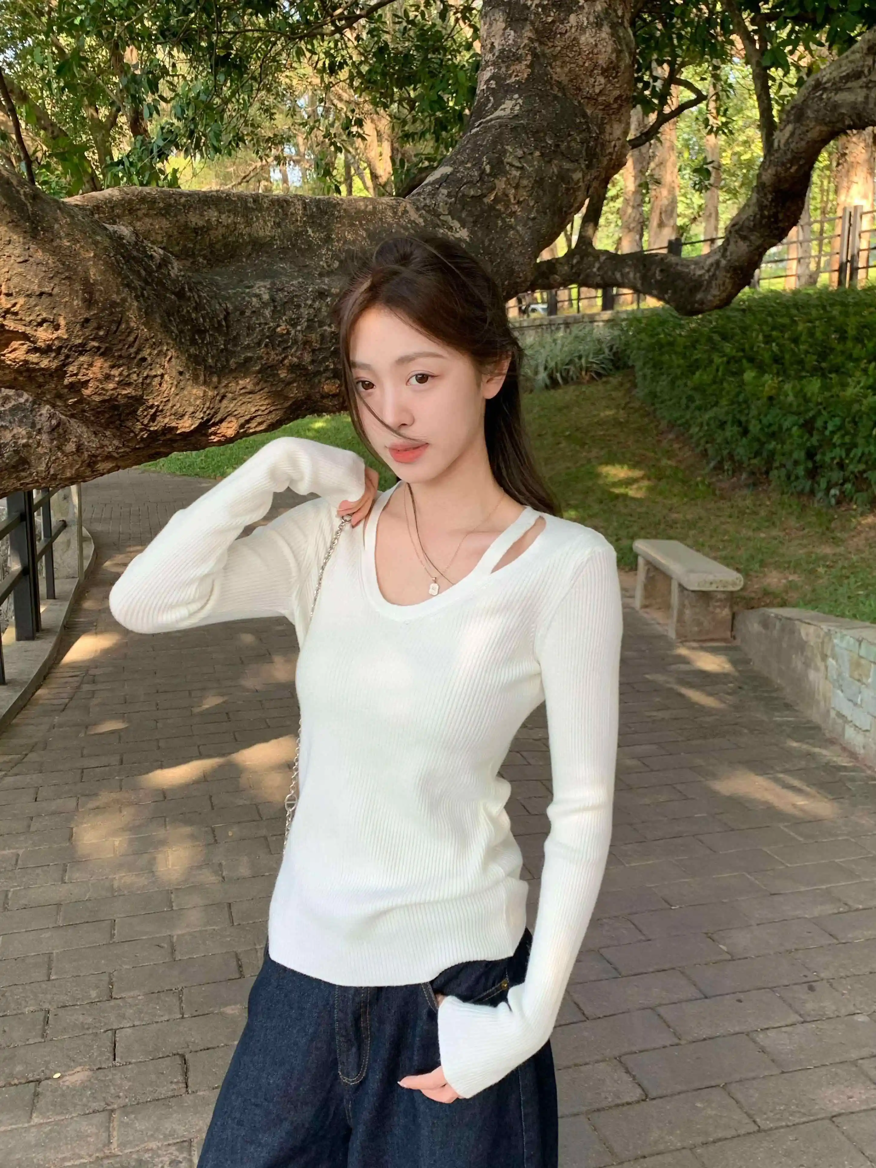 ملابس النساء محبوك سترة النساء بالأزرار جديد سليم كم طويل الخامس الرقبة الأبيض متماسكة سترة سترة النساء بلايز البلوزات Q2070