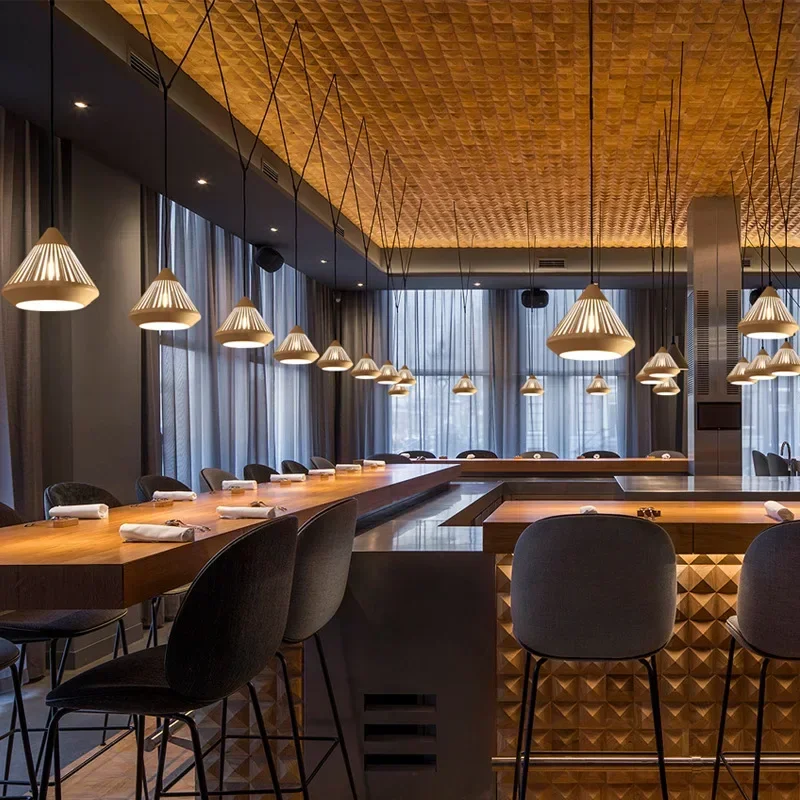 

Dining hall chandelier modern simple bar coffee shop small chandelier creative personality iron diamond single head chandelie