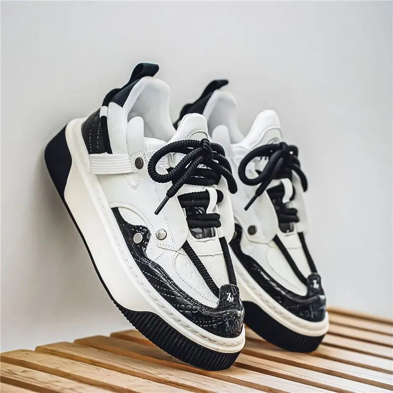

Men's Leather Shoes Thick Sole Height Increasing Casual Dad Shoes Sporty Skateboard Style for Teenagers