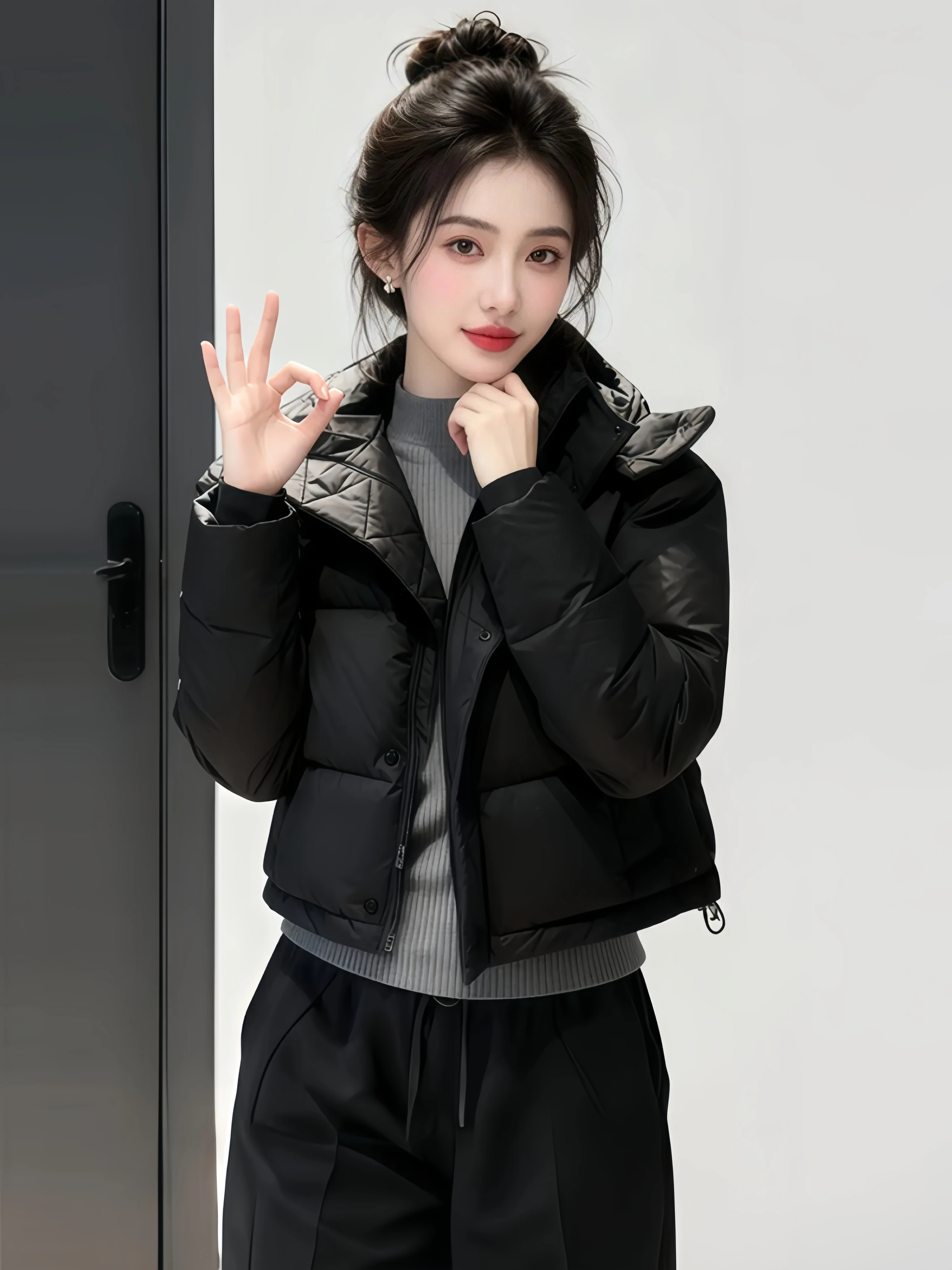 Short Thickened Black down Cotton Jacket Women's Style Commute Bread Coat Korean Fashion Winter New Arrival Compact Size
