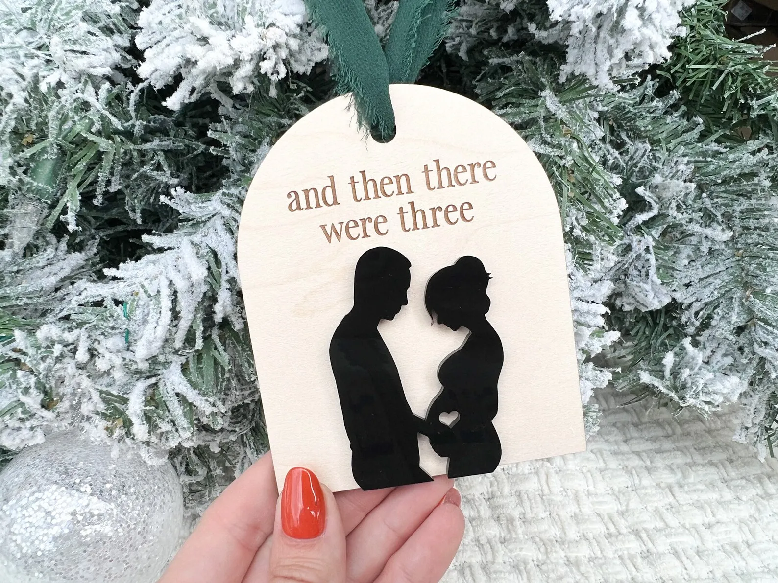 Christmas Ornament ,I\'m Pregnant Ornament,Pregnancy Announcement plaque Baby Coming Soon 2024 Christmas Ornament