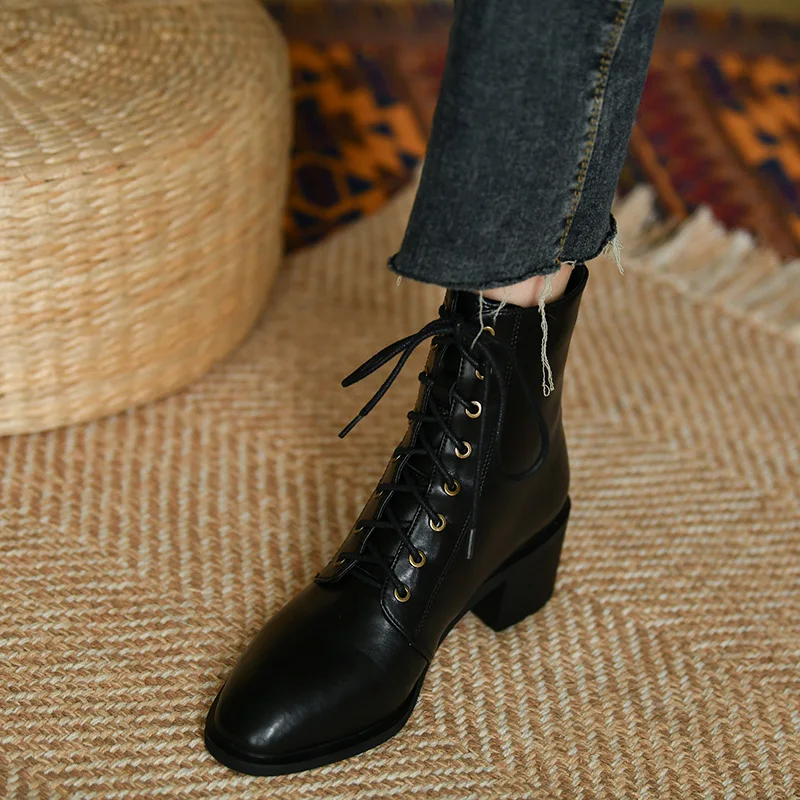 Size 42 Women Retrro Boots Round Toe Lady Shoes Cowhide Winter Boots Back Zippers Warm Shoes Thick Square Heel 6 CM