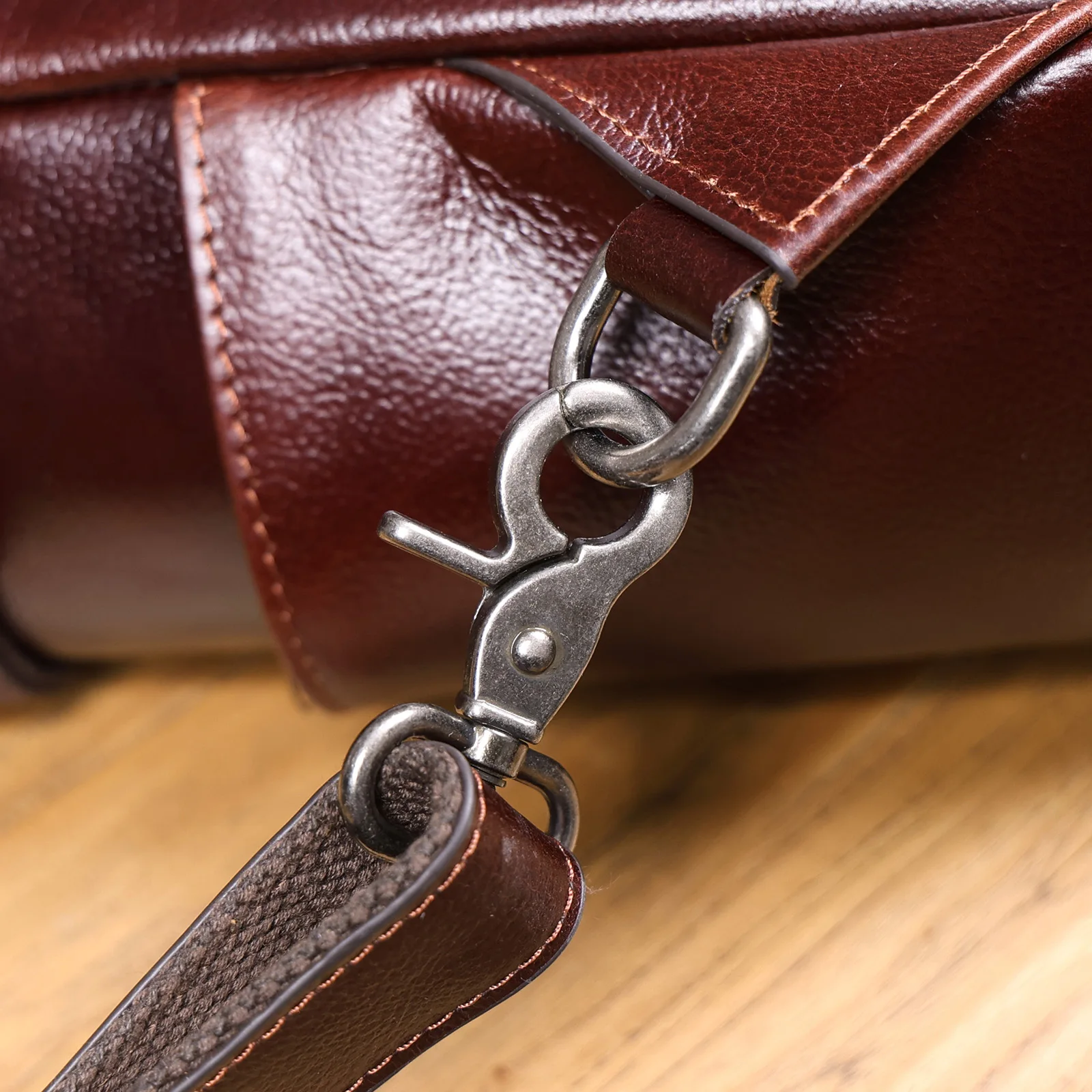 S.WORKER Herren-Umhängetasche aus hochwertigem, pflanzlich gegerbtem Leder, lässige Mode-Brusttasche – Detail 25