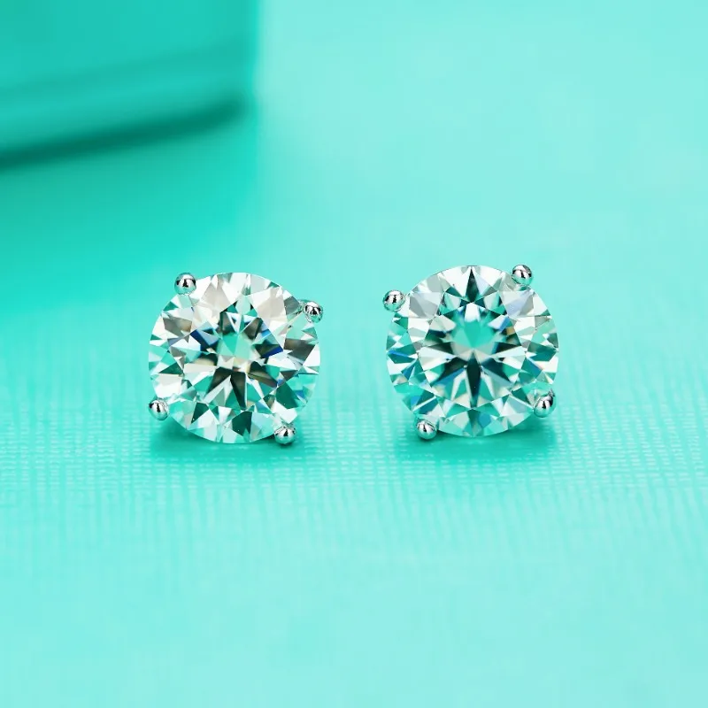 

1 пара круглых сережек с синтетическим муассанитом светло-голубого цвета 0,5/2 карата, подарок на помолвку, свадьбу, Рождество, день рождения.