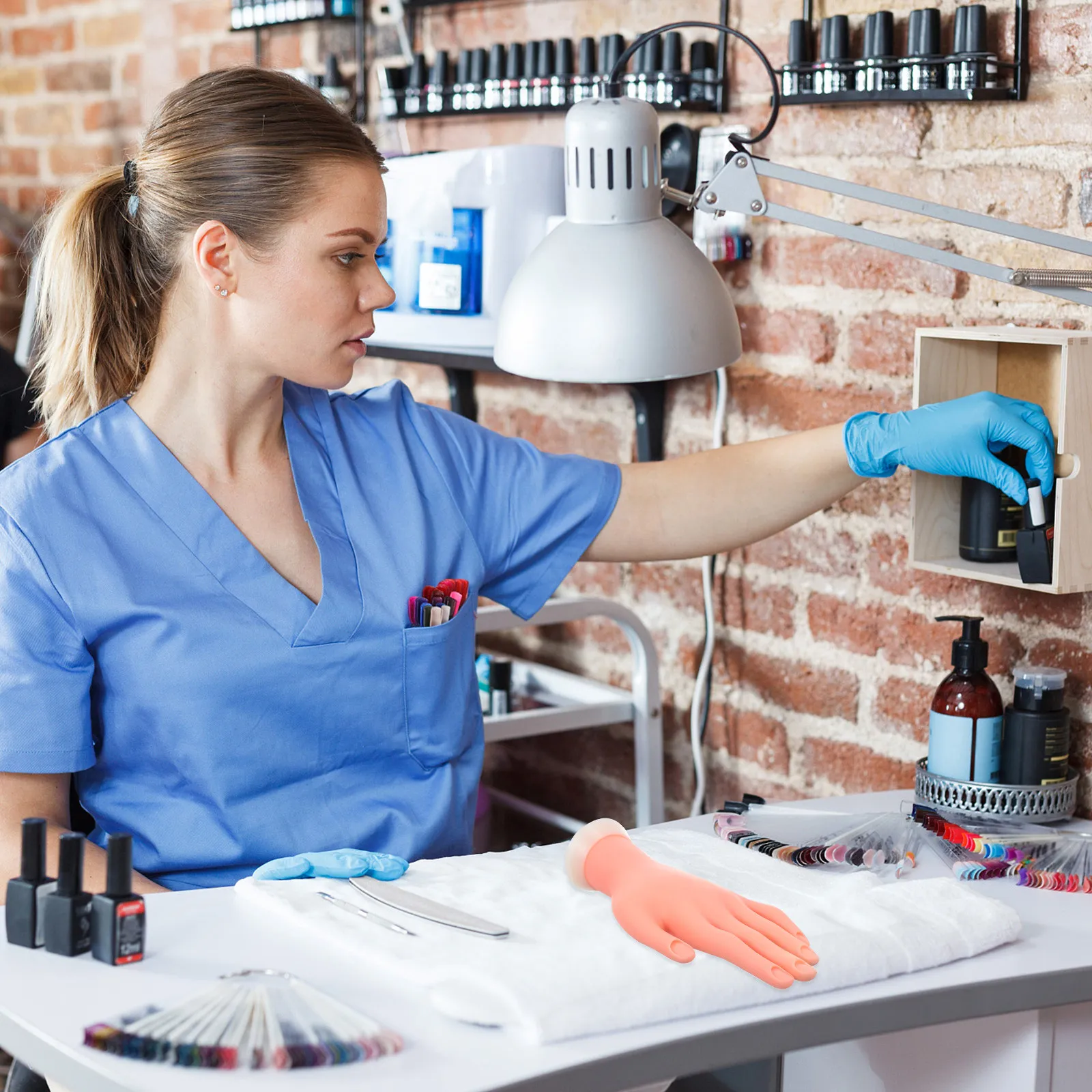 

Manicure Training Hand Fake Hand Practice Bending Nail Art Tool Reusable Lightweight Simulation Professional Nail Art Design