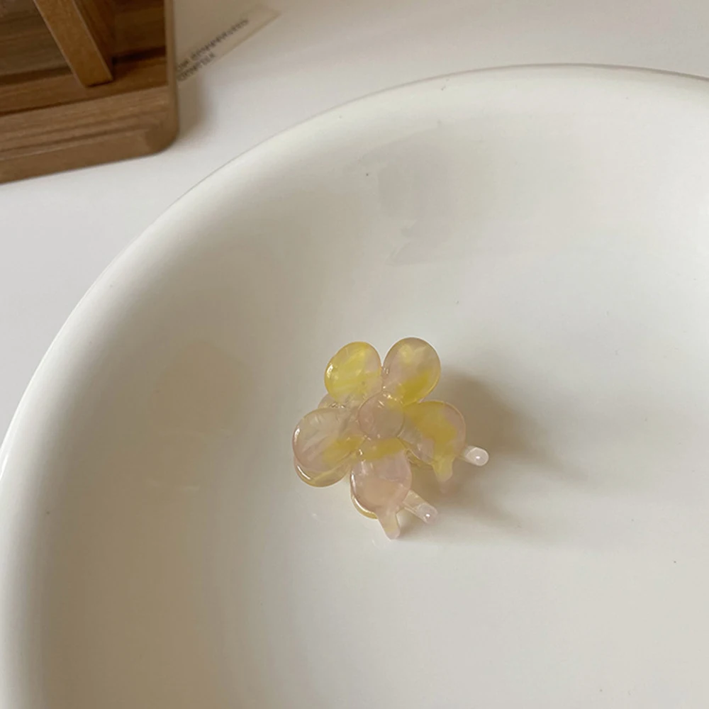 

Reto Cute Small Korean style Elegant Hair accessories Acetic acid Hair Claw Flower grab clip Versatile hairpin