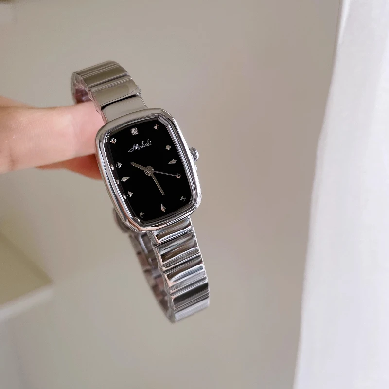 Classic trend women's watch elegant simple light luxury waterproof 2025 quartz watch birthday gift