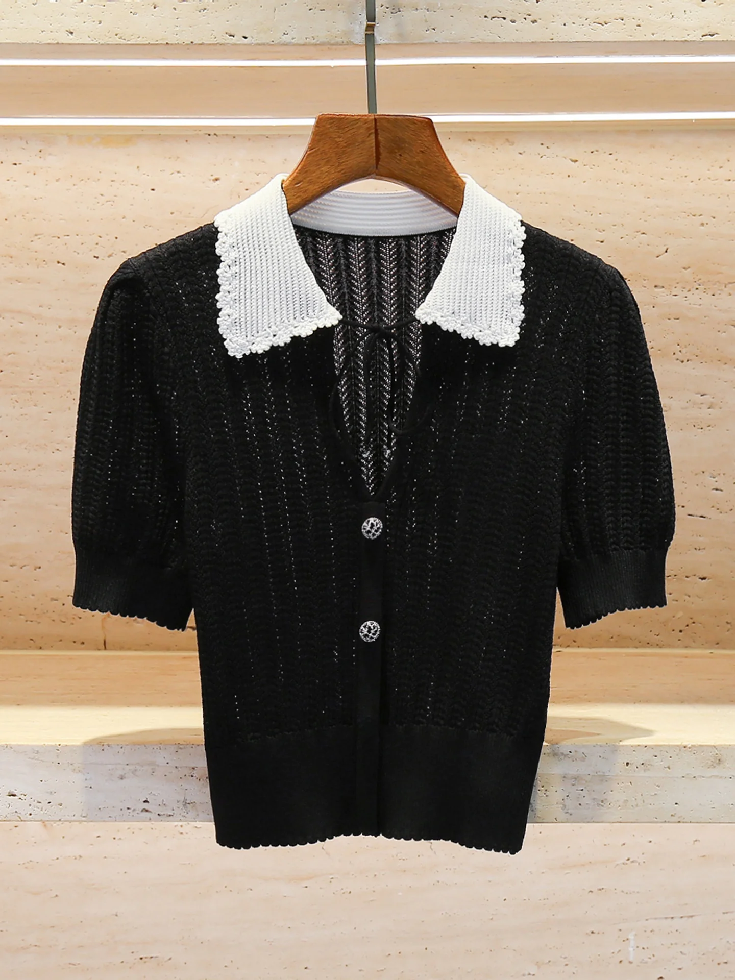 

Элитный осенне-зимний вязаный свитер с воротником-стойкой, женский модный топ высокого качества, с коротким рукавом, на пуговицах