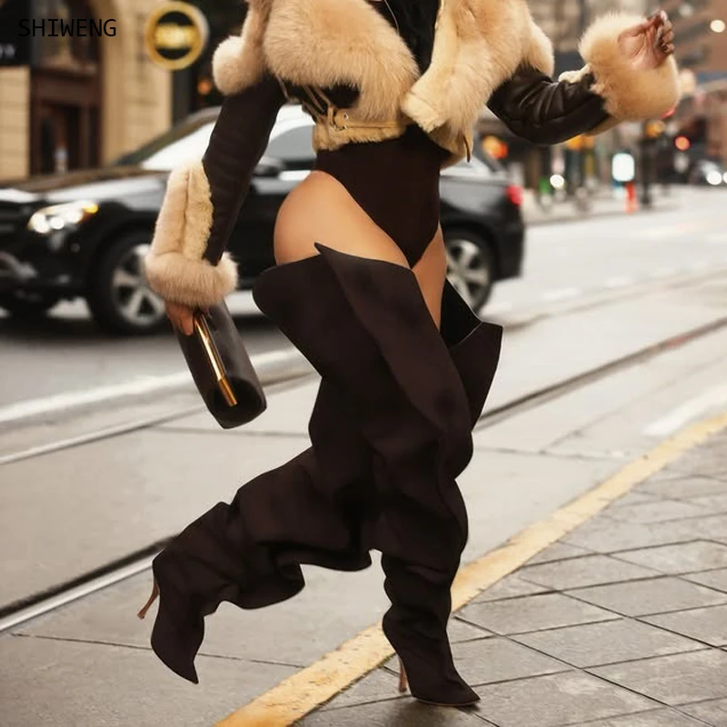 

Женские высокие сапоги-ботфорты из коричневой замши с острым носком, на тонком каблуке, свободного кроя, для широких икр, модель 2026 года, размер 44