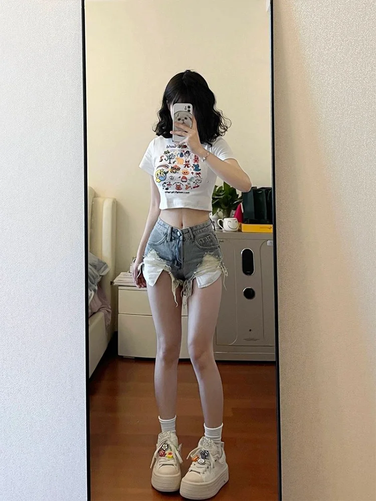 

Американский Sle Spicy Girl Hole Denim orts Женские летние брюки 2024, новые утягивающие потертые широкие брюки трапециевидной формы с высокой талией, шорты