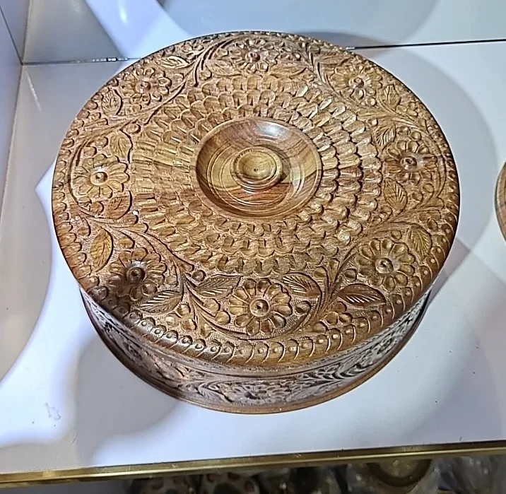 Dried fruit box, hand-carved dried fruit box, candy jar, wooden melon seed box