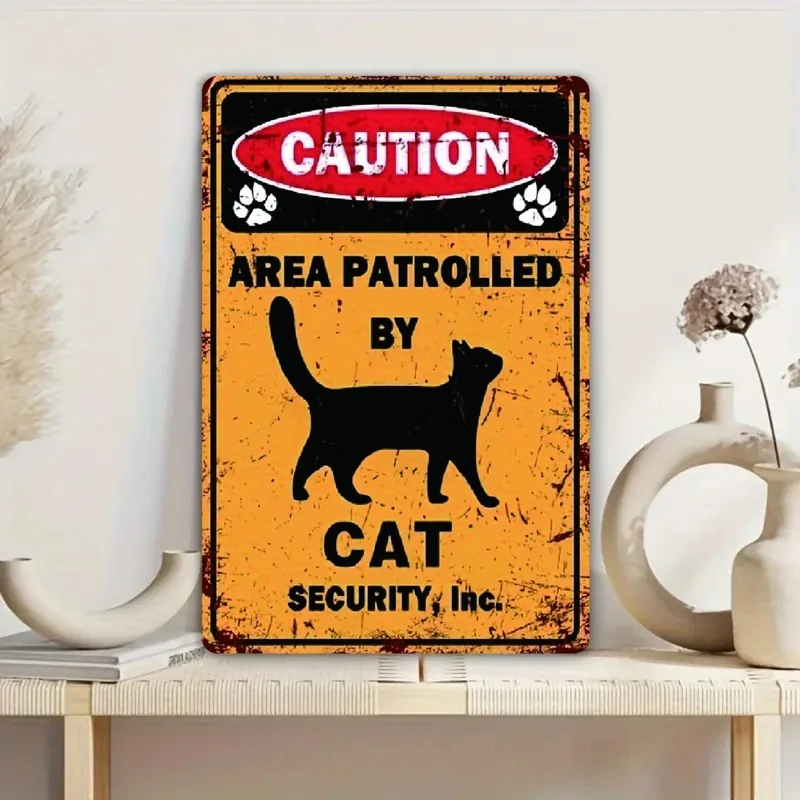 Letrero de pared de hierro y metal de 20,32x30,48 cm: área de precaución rústica vintage patrullada por la seguridad del gato, regalo humorístico para amantes de las mascotas, hogar retro