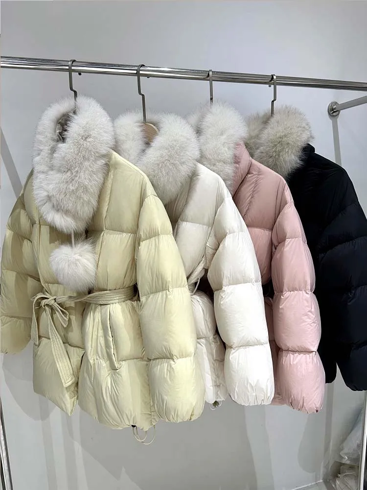 2025年冬 レディース ファッション ナチュラルファー襟付きダウンジャケット ブラック 厚手 パファージャケット サッシュ付き 暖かい 女性用アウター INKEO DJ541