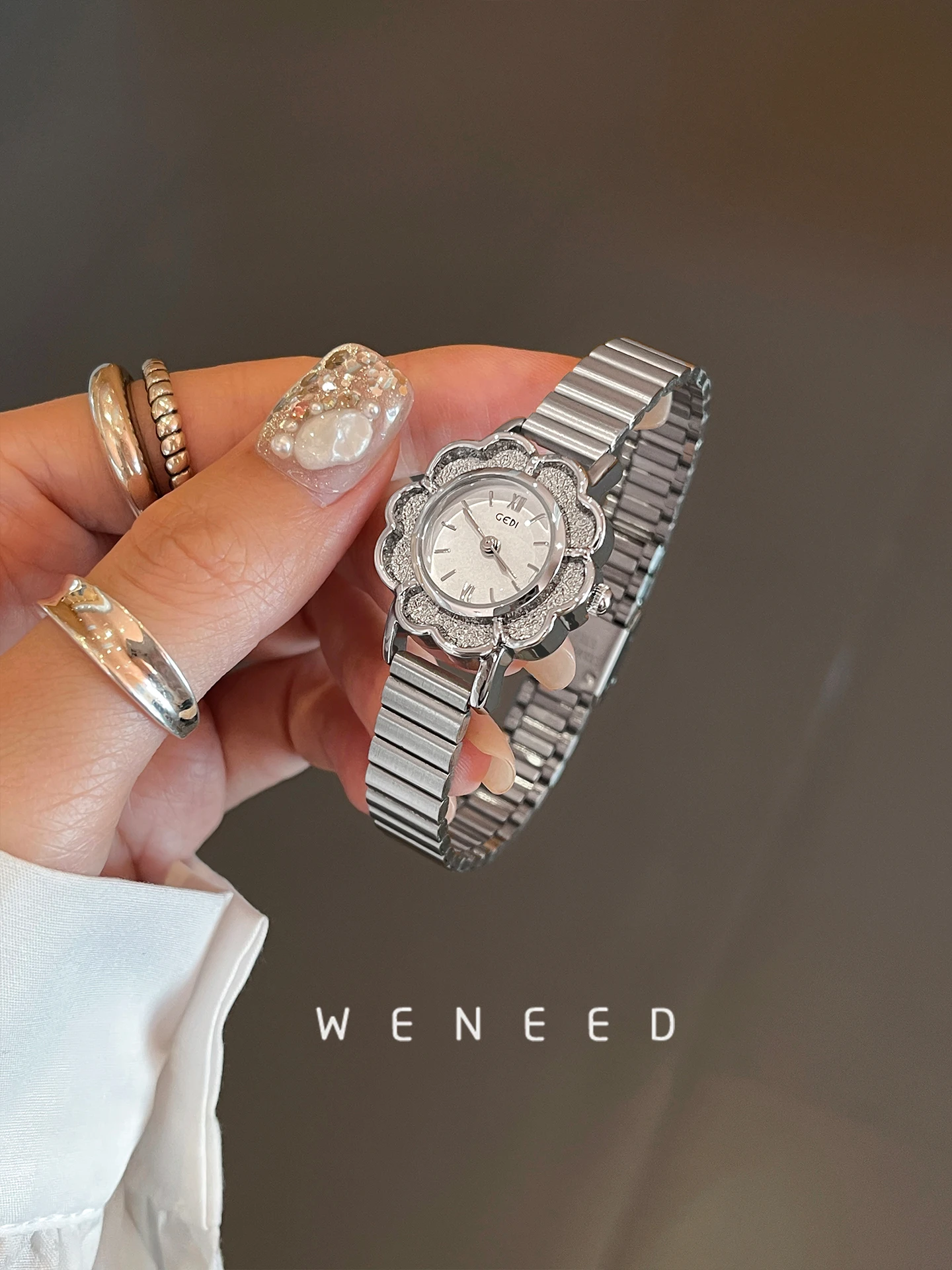 

2026 New Flower Watch Women's Light Luxury Mother-of-Pearl High-end Temperament Steel Band Women's Watch Gift for Women