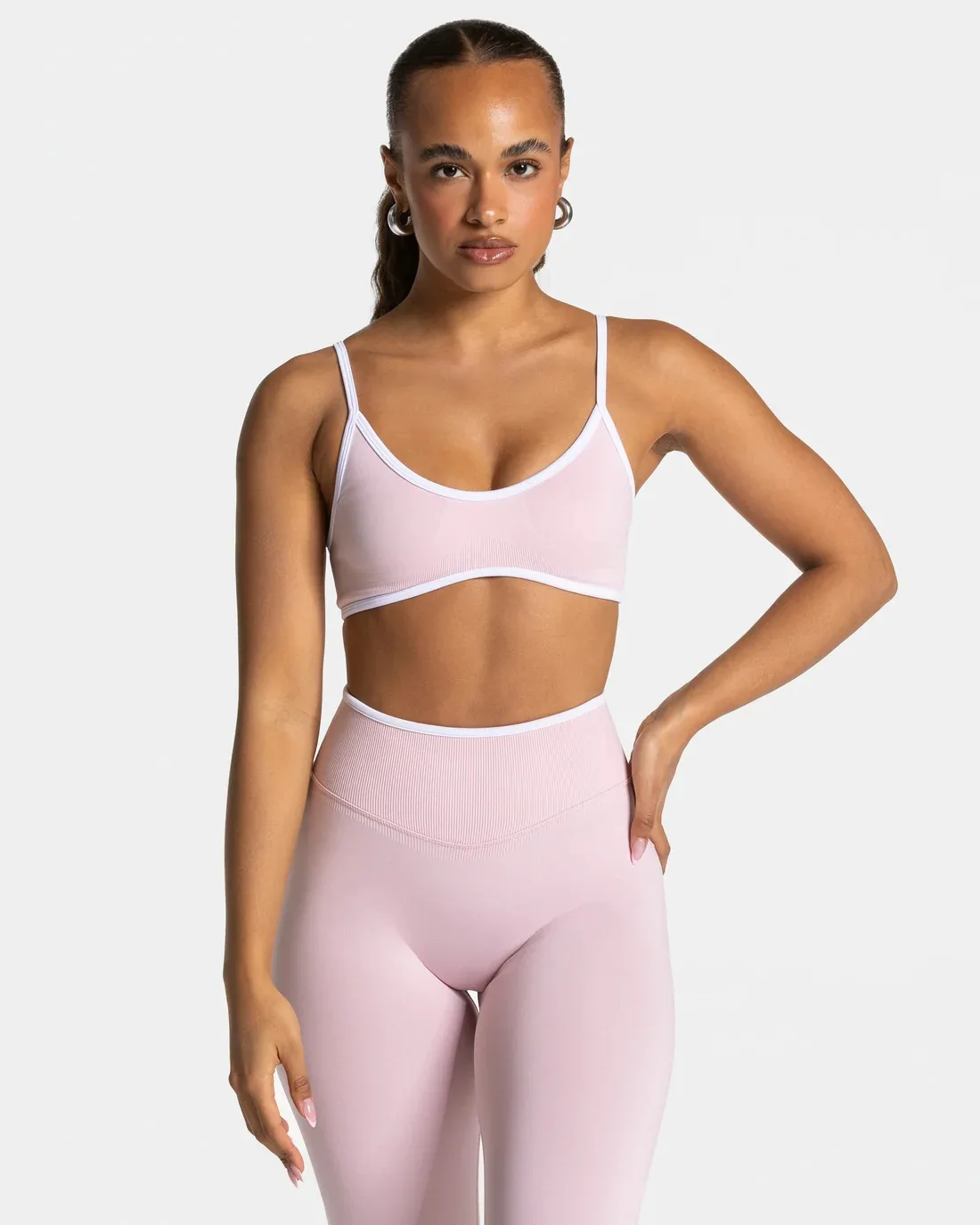 Nahtloser Damen-Sport-BH mit Farbblockdesign, Outdoor-Fitness-Kurztop, sexy rückenfreier Strick-BH mit Brustpolster und Trägern für den Sommer – Detail 11
