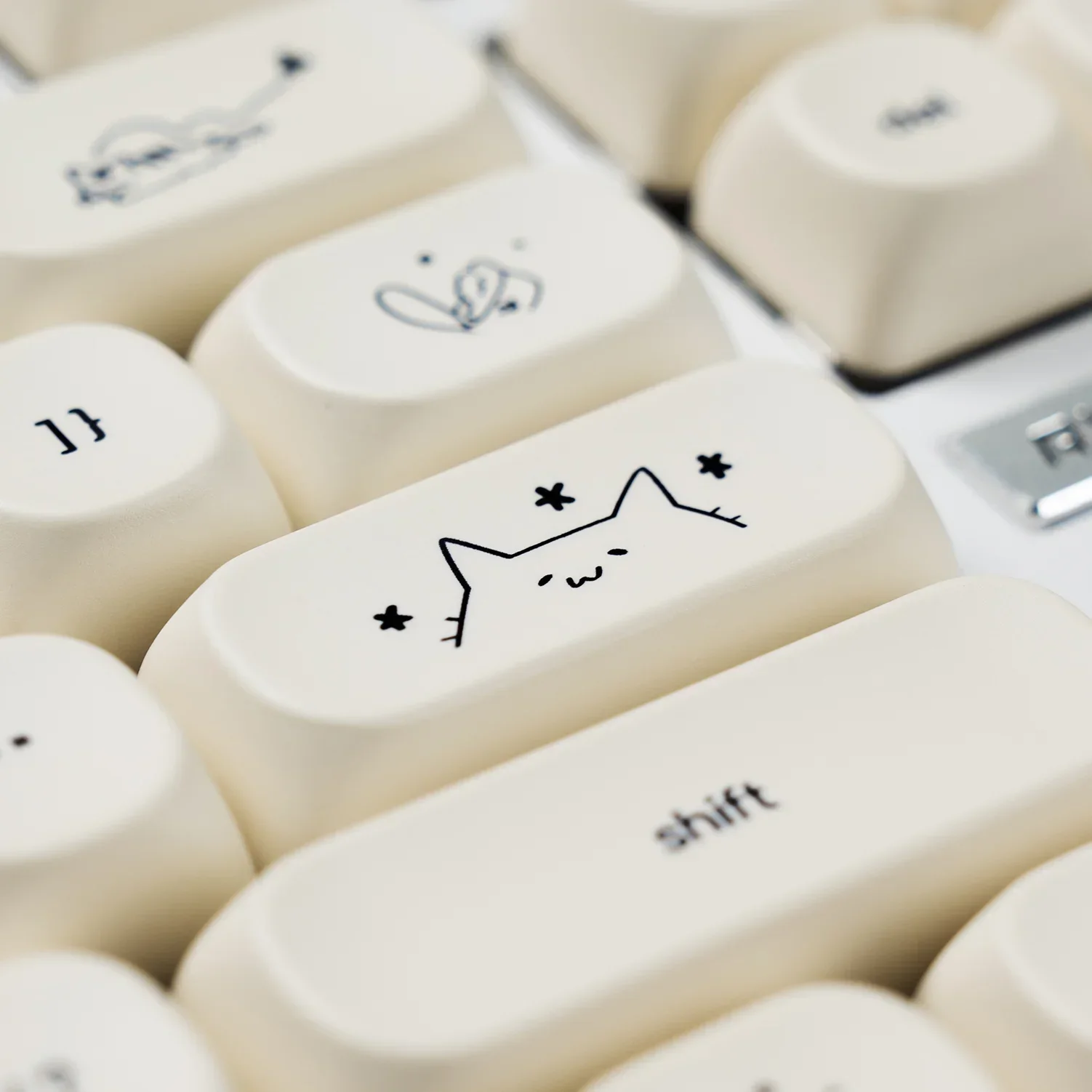 Imagem -03 - Simples Branco Leitoso Bonito Gato Cão Tema Keycap 124 Teclas Pbt Sublimação Moa Perfil Bola Redonda Bonés Faça Você Mesmo Teclado Mecânico Keycaps