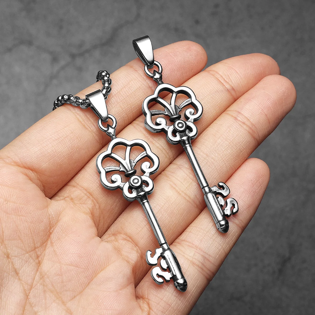 Simple Retro Key Men Necklaces With Pendant Stainless Steel Jewelry For Male Women Punk Hip Hop Accessories Gifts Wholesale