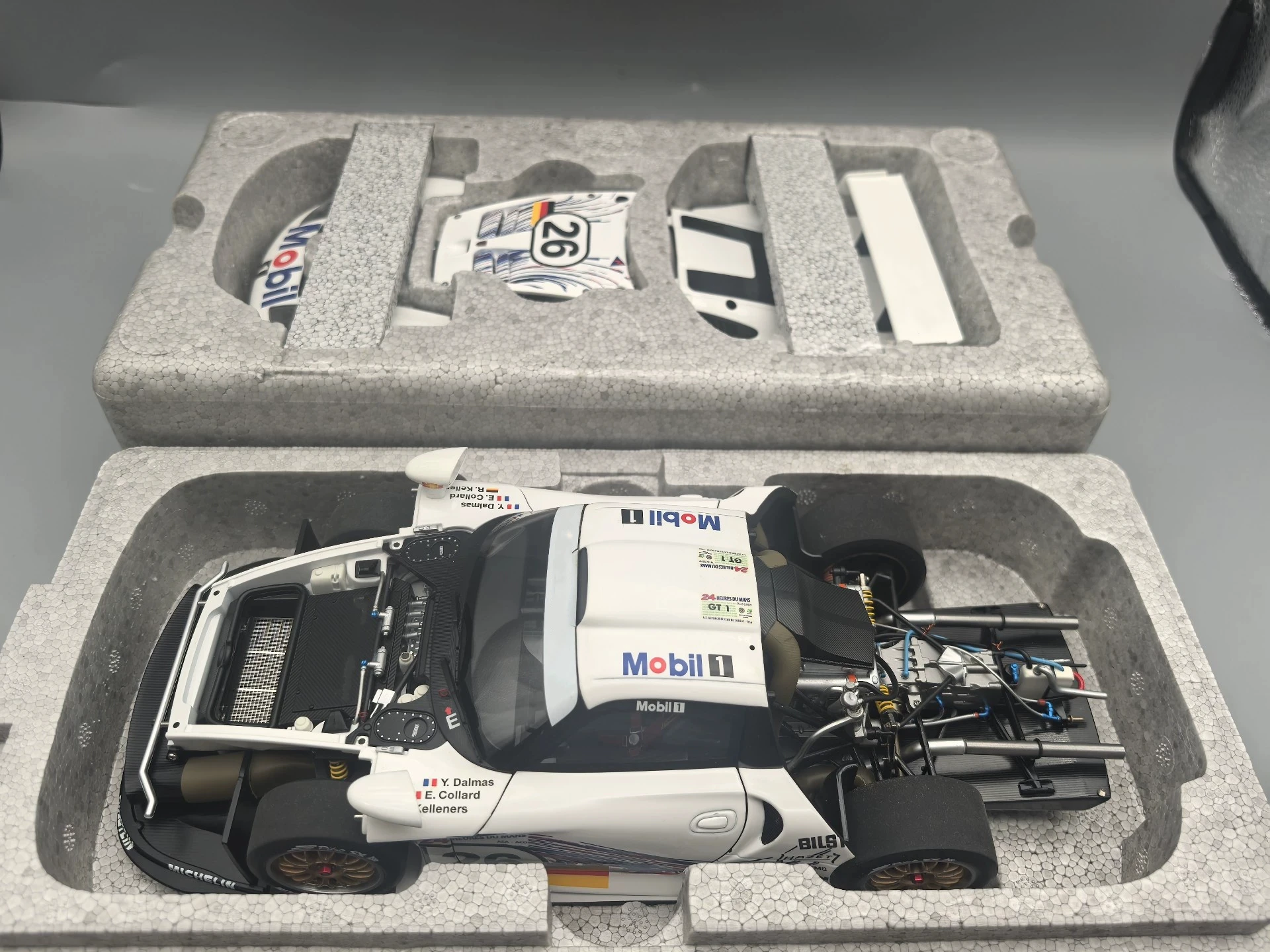 Autoart 1:18 911 GT1 24HRS LEMANS 1997 #26 Simulation Limited Edition All Open Alloy Metal Static Car Model Toy Gift