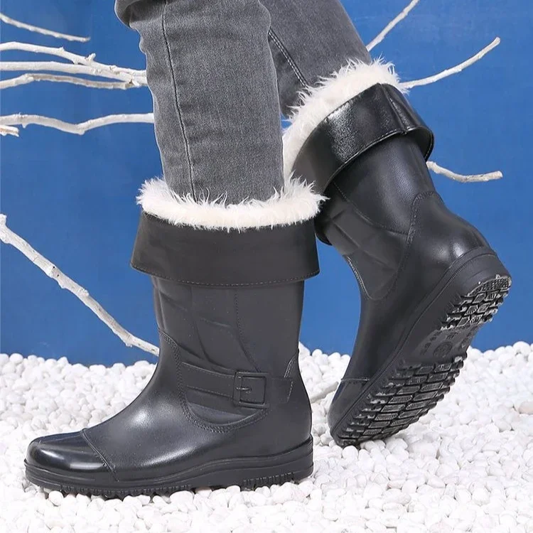 

Зимняя мужская обувь до середины икры. Теплые уличные резиновые сапоги на низком каблуке с флисовой подкладкой.